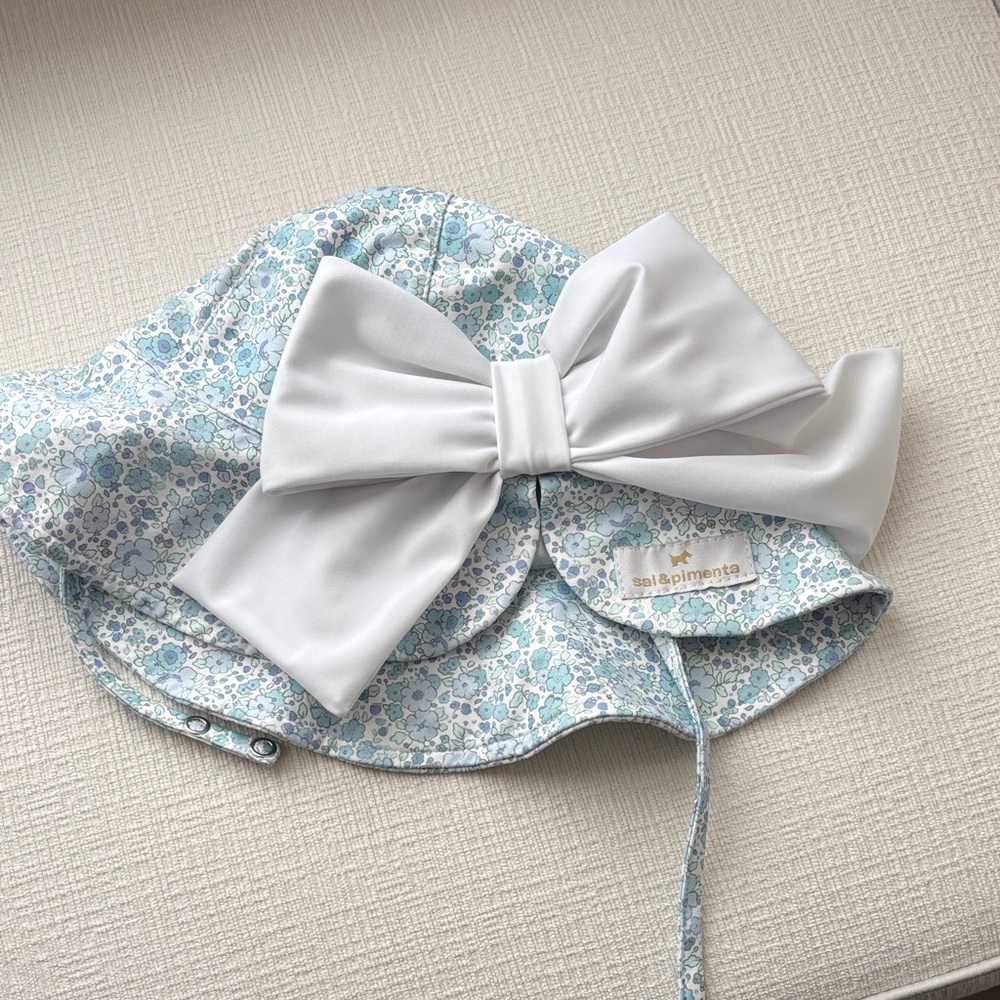 Sal & Pimenta 4T White and Blue Floral Kids Sun Hat